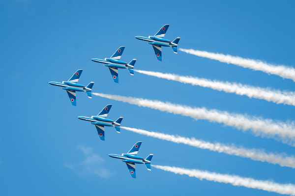Het Blue Impulse demonstratieteam van de Japanse luchtmacht boven Misawa Air Base. Foto US Air Force, Brittany Russell